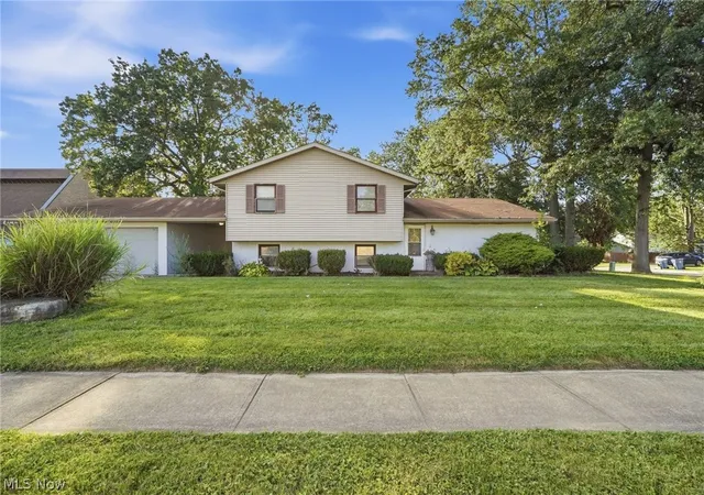 Photo 1 of Multi family home for sale at 1401 1403 Lindenwood Dr, Lorain, OH 44053 | MLS# 5243035 | Listing updated on 2026-09-15