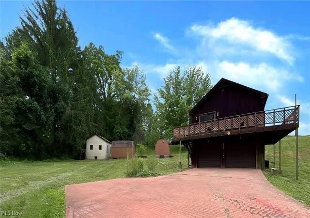 Photo 1 of Single family home for sale at 414 Whiteman Hl Rd, New Martinsville, WV 26155 | MLS# 5244964 | Listing updated on 2026-09-16