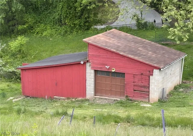 Photo 3 of Single family home for sale at 414 Whiteman Hl Rd, New Martinsville, WV 26155 | MLS# 5244964 | Listing updated on 2026-09-16