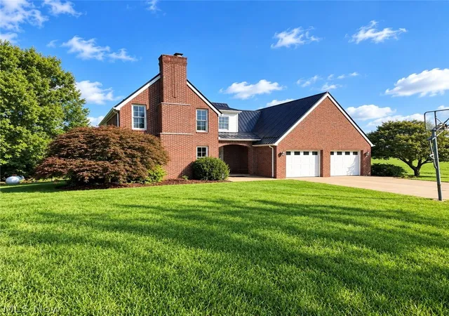 Photo 3 of Single family home for sale at 65893 Mcgregor Hl Rd, Bellaire, OH 43906 | MLS# 5244845 | Listing updated on 2026-09-20