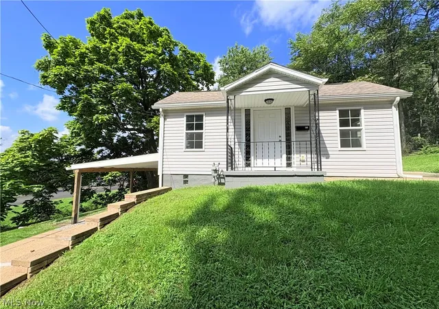 Photo 1 of Single family home for sale at 971 Eastman St, Zanesville, OH 43701 | MLS# 5244905 | Listing updated on 2026-09-17