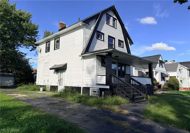 Photo 2 of Sale Pending at 19907 Mountville Dr, Maple Heights, OH 44137 | MLS# 5244989 | Listing updated on 2026-09-28
