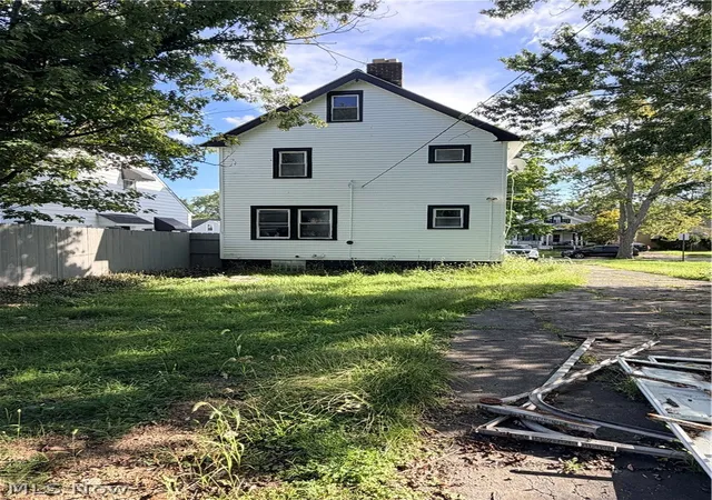 Photo 3 of Sale Pending at 19907 Mountville Dr, Maple Heights, OH 44137 | MLS# 5244989 | Listing updated on 2026-09-28