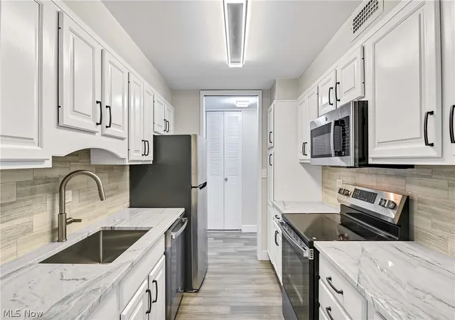 Photo 3 of Condo for sale at 12700 Lake Ave #1301, Lakewood, OH 44107 | MLS# 5240634 | Listing updated on 2026-09-15