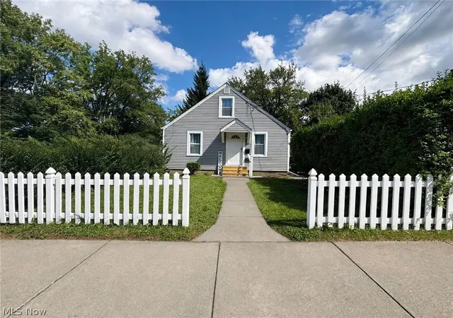 Photo 2 of Single family home for sale at 1242 Dartmouth Ave Sw, Canton, OH 44710 | MLS# 5244990 | Listing updated on 2026-09-15