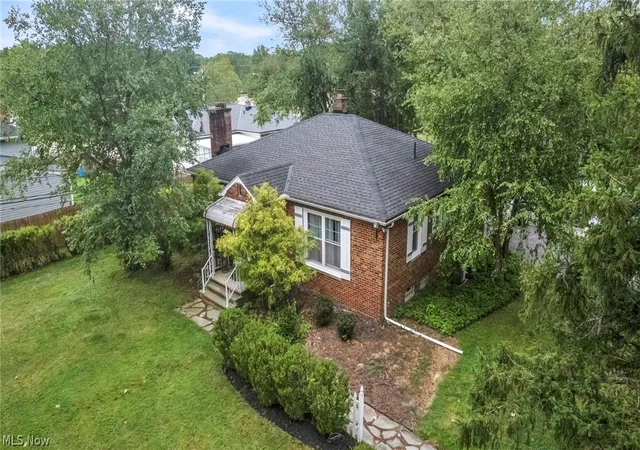 Photo 3 of Sale Pending at 755 W Glendale St, Bedford, OH 44146 | MLS# 5244061 | Listing updated on 2026-09-29