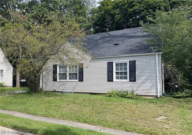 Photo 1 of Single family home for sale at 1731 Thornapple Ave, Akron, OH 44301 | MLS# 5244814 | Listing updated on 2026-09-15