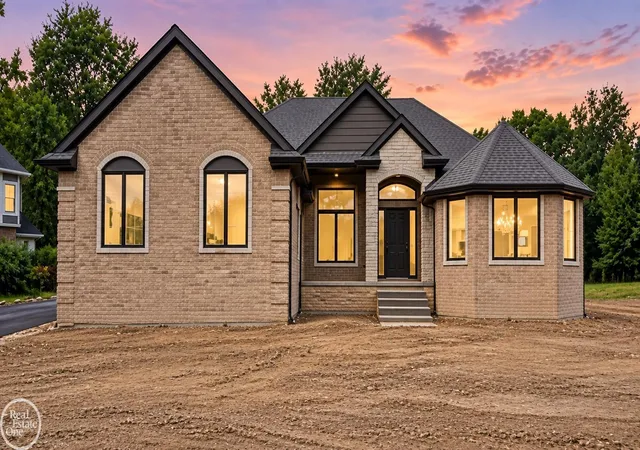 Single family home for sale at 854 Hemlock Dr, Oxford, MI 48370 | MLS# 58050162968 | Listing updated on 2026-09-09