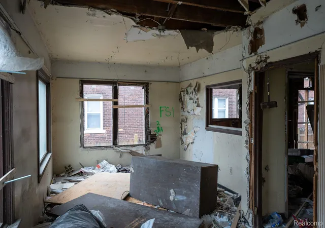 Listing Photo 5 - Condo for sale in building located at 2224 Anderdon St, Detroit, MI 48215