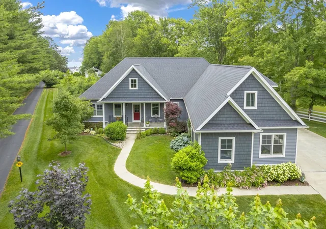 Photo 3 of Single family home for sale at 3905 Lakeshore Rd, Lexington, MI 48450 | MLS# 58050175540 | Listing updated on 2026-09-02