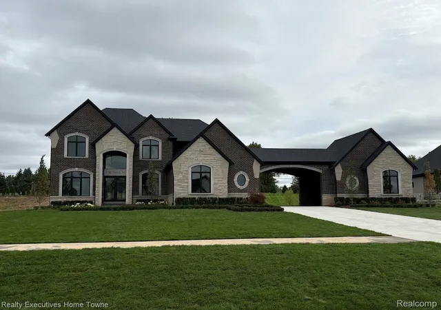 Photo 2 of Single family home for sale at 67748 Overlook Trl, Washington, MI 48095 | MLS# 20251017607 | Listing updated on 2026-10-13