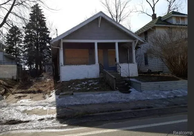 Photo 1 of Single family home for sale at 2509 Corunna Rd, Flint, MI 48503 | MLS# 20251045942 | Listing updated on 2026-09-10