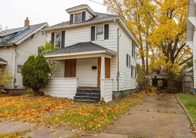 Photo 2 of Single family home for sale at 1529 Broadway Blvd, Flint, MI 48506 | MLS# 20251046507 | Listing updated on 2026-09-10