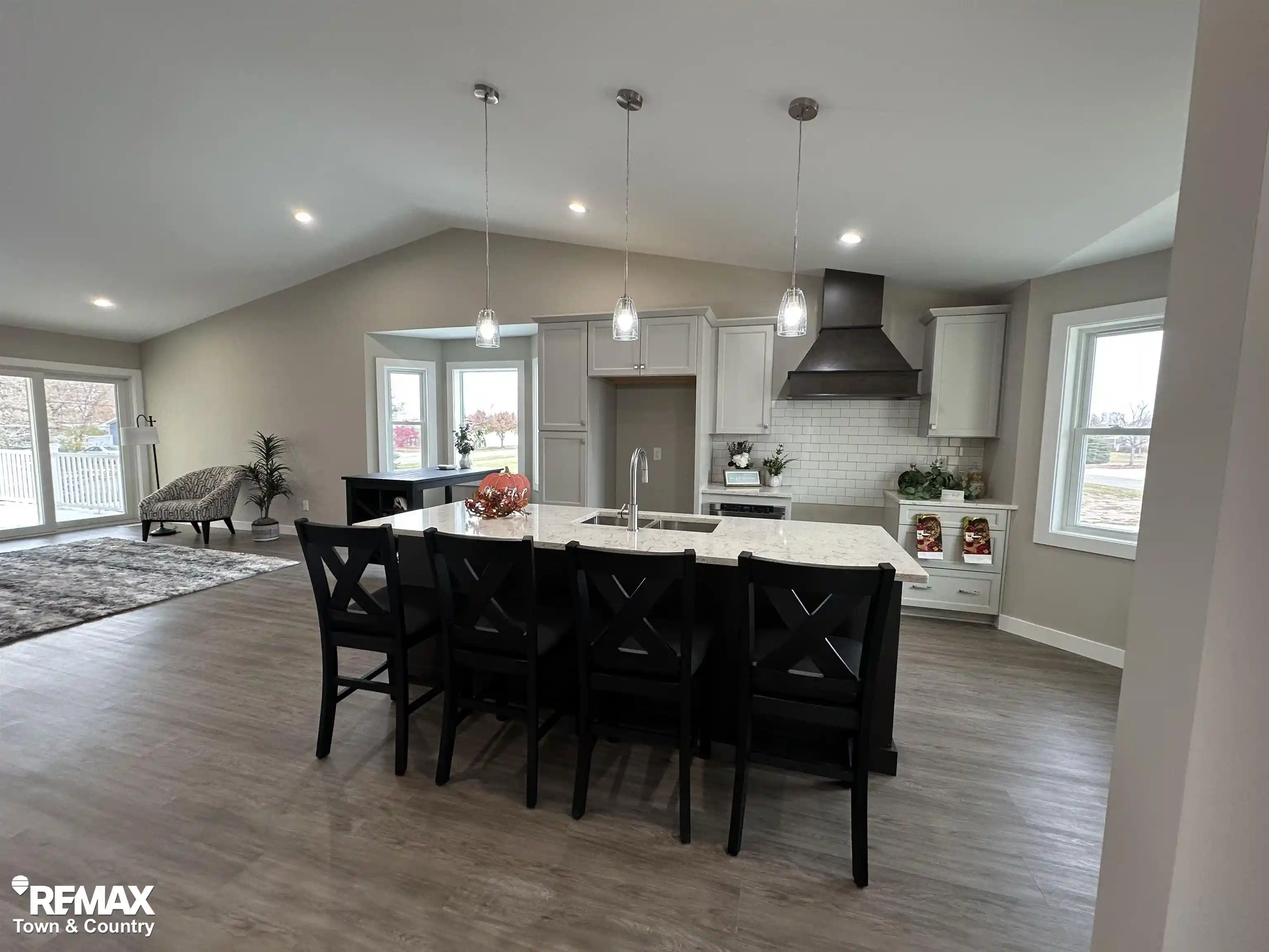 Listing Photo 2 - Condo for sale in 1473 Mallard Cir located at 1473 Mallard Cir, Owosso, MI 48867 - Unit 1473 Mallard Cir