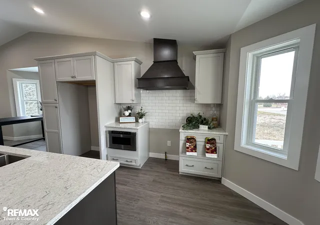 Listing Photo 4 - Condo for sale in building located at 1473 Mallard Cir, Owosso, MI 48867