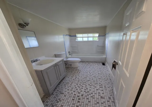 Photo 4 of Single family home for sale at 3022 Seneca St, Flint, MI 48504 | MLS# 5050195532 | Listing updated on 2026-09-01