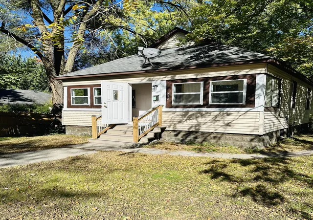 Single family home for sale at 828 W Larch Ave, Muskegon, MI 49441 | MLS# 71025061964