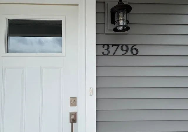 Listing Photo 2 - Condo for sale in building located at 3790 Woodgate Dr, Traverse City, MI 49686