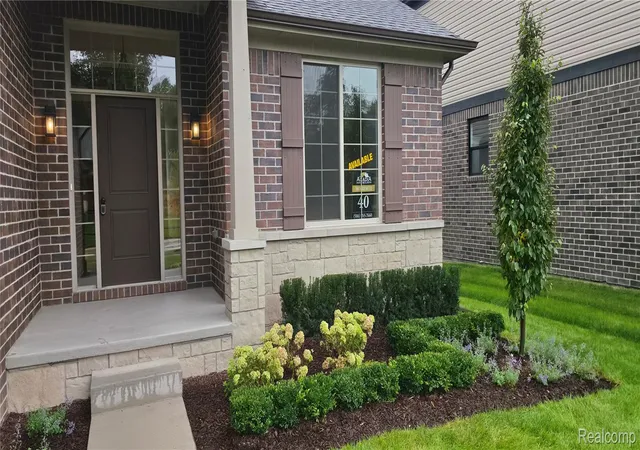 Photo 2 of Single family home for sale at 50797 Mistwood Dr, Macomb, MI 48042 | MLS# 20261007776 | Listing updated on 2026-10-18