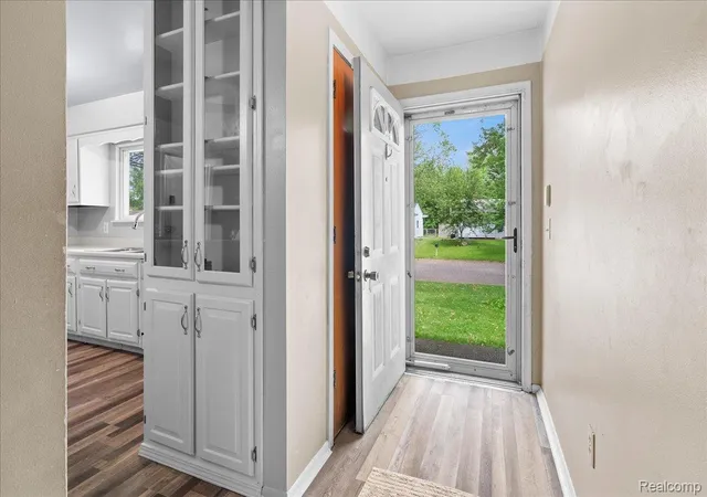 Photo 4 of Single family home for sale at 6422 Lerner Way, Lansing, MI 48911 | MLS# 20261012958 | Listing updated on 2026-09-04