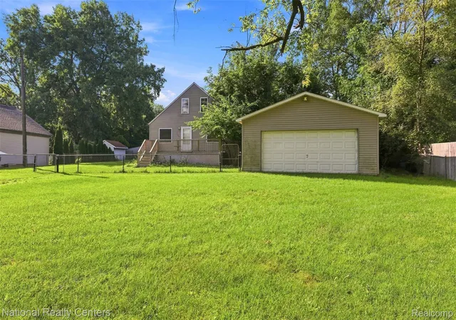 Photo 4 of Single family home for sale at 3148 Carr St, Flint, MI 48506 | MLS# 20261014013 | Listing updated on 2026-09-11