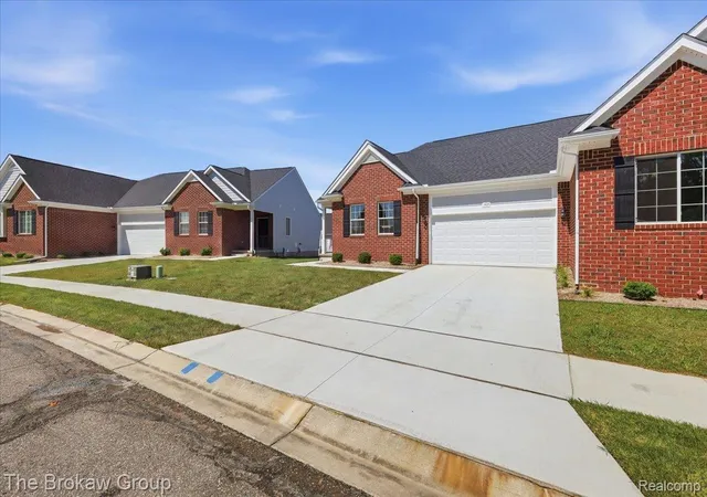Photo 3 of Condo for sale at 1435 Luxington Dr, Lapeer, MI 48446 | MLS# 20261015691 | Listing updated on 2026-09-15
