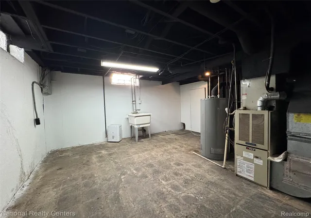 Photo 17 of Single family home for sale at 185 Gage St, Pontiac, MI 48342 | MLS# 20261015834 | Listing updated on 2026-09-11