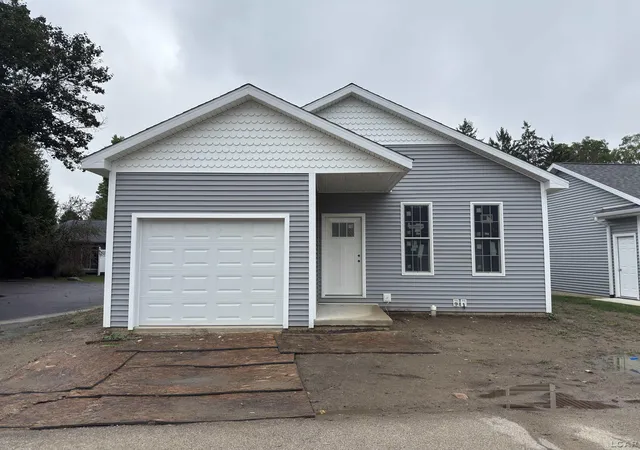 Photo 2 of Condo for sale at 965a W Maumee St, Adrian, MI 49221 | MLS# 56050201697 | Listing updated on 2026-09-06