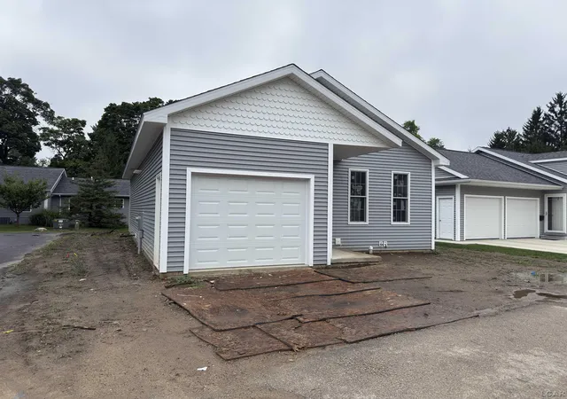 Photo 3 of Condo for sale at 965a W Maumee St, Adrian, MI 49221 | MLS# 56050201697 | Listing updated on 2026-09-06