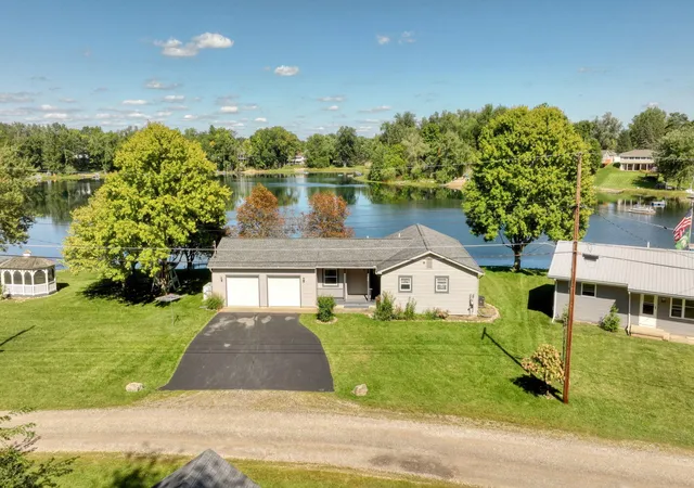 Photo 3 of Single family home for sale at 228 Oak Grv Dr, Cambridge Township Lenawee, MI 49230 | MLS# 55026010929 | Listing updated on 2026-10-16