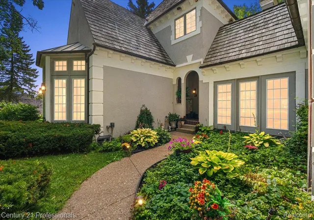 Photo 1 of Single family home for sale at 5423 Bristol Parke Dr, Clarkston, MI 48348 | MLS# 20261018140 | Listing updated on 2026-10-10
