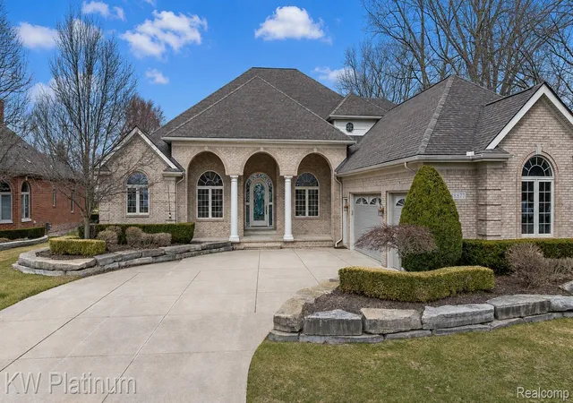Photo 2 of Single family home for sale at 48877 Point Lakeview Dr, Chesterfield, MI 48047 | MLS# 20261018849 | Listing updated on 2026-09-18