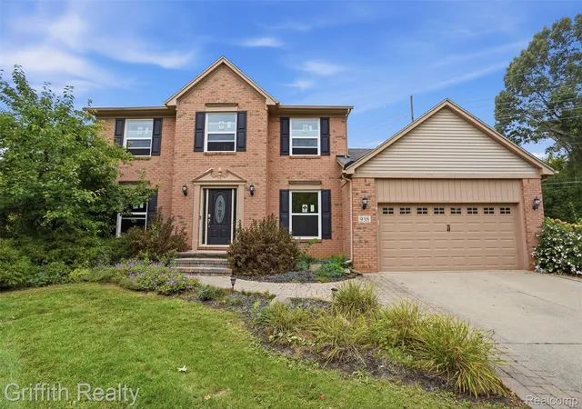 Photo 2 of Single family home for sale at 938 Meadowbrook Ct, Milford, MI 48381 | MLS# 20261019148 | Listing updated on 2026-10-16