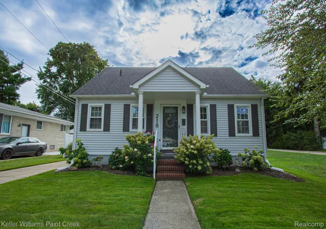 Photo 1 of Sale Pending at 218 Riverside Dr, Mount Clemens, MI 48043 | MLS# 20261019378 | Listing updated on 2026-10-11