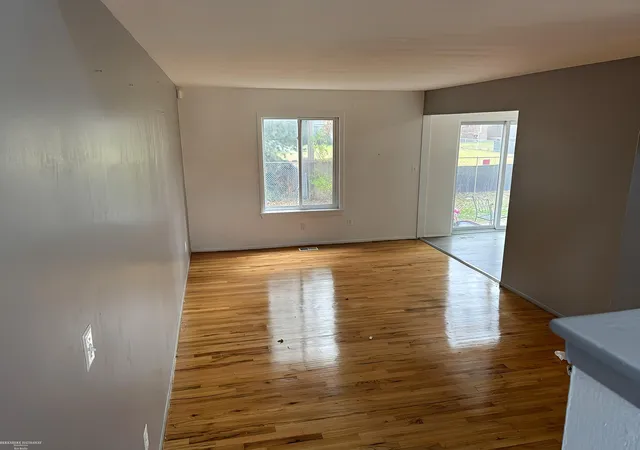 Photo 3 of Condo for sale at 8734 Sterling St, Center Line, MI 48015 | MLS# 58050203111 | Listing updated on 2026-09-03