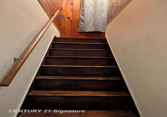 Photo 3 of Single family home for sale at 717 Huron St, Flint, MI 48507 | MLS# 5050203669 | Listing updated on 2026-09-04