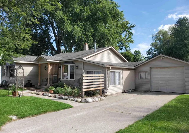 Photo 1 of Single family home for sale at 7276 Oak St, Lexington, MI 48450 | MLS# 58050203969 | Listing updated on 2026-09-11