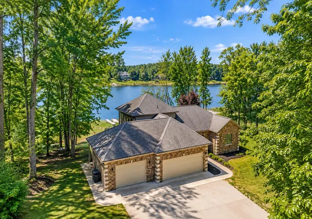 Photo 2 of Single family home for sale at 9613 Fawn Ridge Rd, Stanwood, MI 49346 | MLS# 65026015405 | Listing updated on 2026-10-09