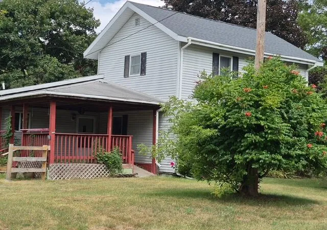 Photo 3 of Single family home for sale at 217 John St, Newaygo, MI 49337 | MLS# 72026015442 | Listing updated on 2026-09-01