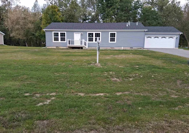 Photo 1 of Single family home for sale at 4762 Hooks Ml Dr, Adrian, MI 49221 | MLS# 56050204591 | Listing updated on 2026-10-16