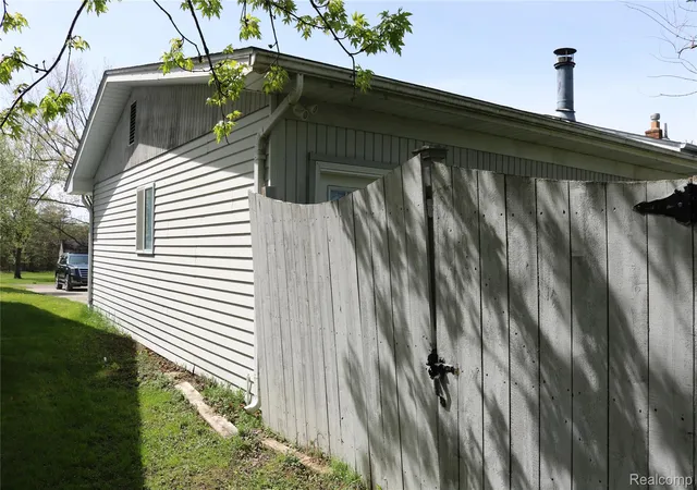 Photo 3 of Single family home for sale at 1073 Sarah St, Grand Blanc, MI 48439 | MLS# 20261028958 | Listing updated on 2026-09-27