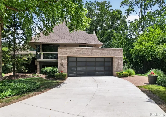 Photo 2 of Condo for sale at 5044 Christy Ct, Troy, MI 48098 | MLS# 20261029681 | Listing updated on 2026-10-20