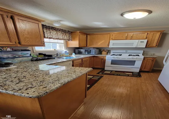 Photo 3 of Condo for sale at 1330 Huron Blvd, Marysville, MI 48040 | MLS# 58050205874 | Listing updated on 2026-09-04