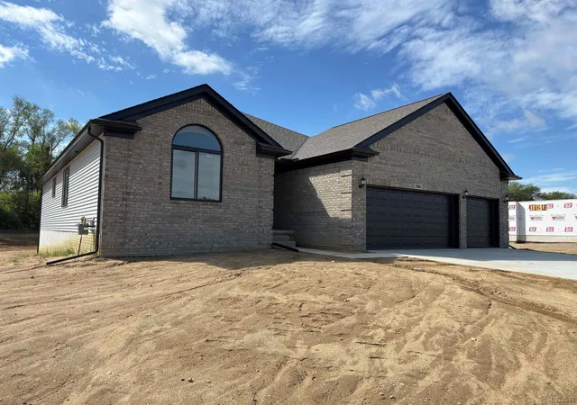 Photo 2 of Single family home for sale at 3586 Serra Dr, Raisin Township Lenawee, MI 49286 | MLS# 56050205990 | Listing updated on 2026-09-10