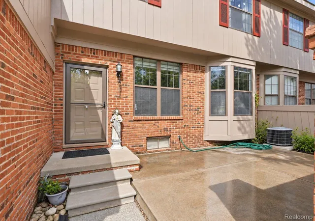 Photo 3 of Condo for sale at 7342 Meadowridge Dr, West Bloomfield, MI 48322 | MLS# 20261030455 | Listing updated on 2026-10-09