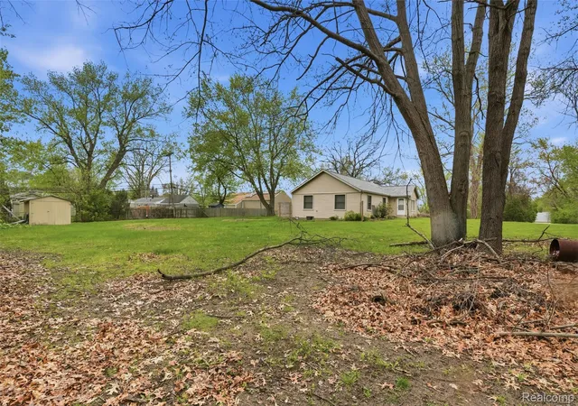 Photo 2 of Single family home for sale at 20052 Pine St, Brownstown Charter Township Wayne, MI 48183 | MLS# 20261030602 | Listing updated on 2026-09-09
