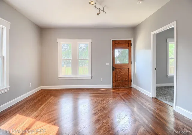 Photo 4 of Single family home for sale at 11 1st Street, Oxford, MI 48371 | MLS# 20261031731 | Listing updated on 2026-09-11
