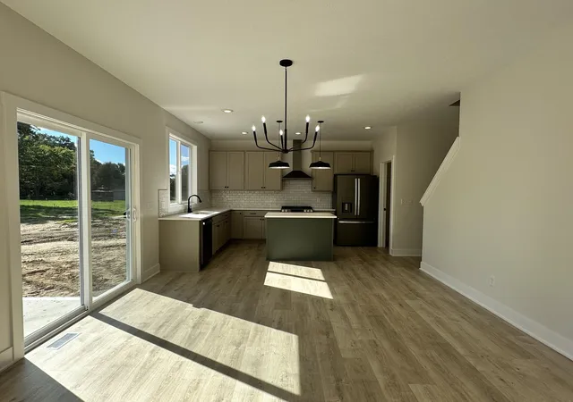 Photo 3 of Single family home for sale at 2190 Emerald Shore Cir, Grand Rapids, MI 49525 | MLS# 65026020296 | Listing updated on 2026-10-15