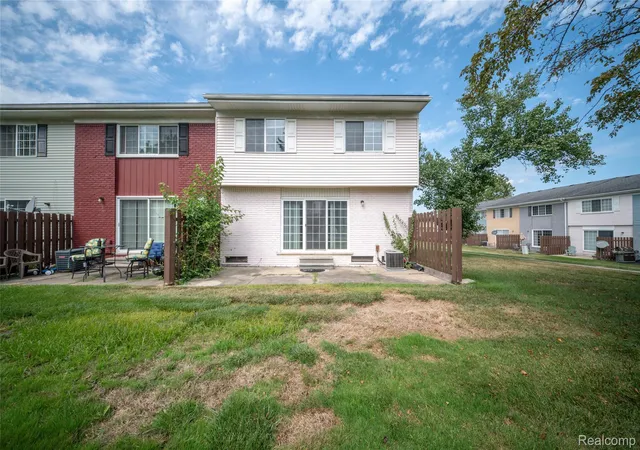 Photo 2 of Condo for sale at 32296 W 12 Mile Rd, Farmington Hills, MI 48334 | MLS# 20261032413 | Listing updated on 2026-09-22