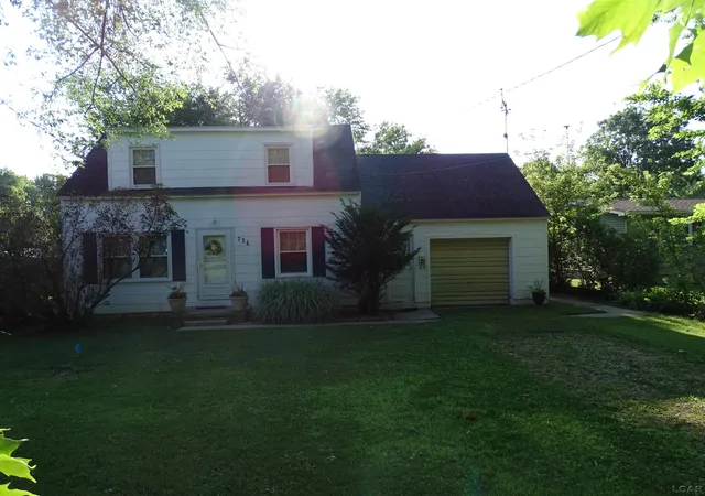 Photo 3 of Single family home for sale at 734 S Union St, Tecumseh, MI 49286 | MLS# 56050207136 | Listing updated on 2026-09-10